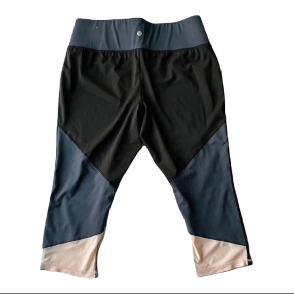 Lane Bryant Livi Active Dry-Wick Colorblock Capri - Picture 3 of 8